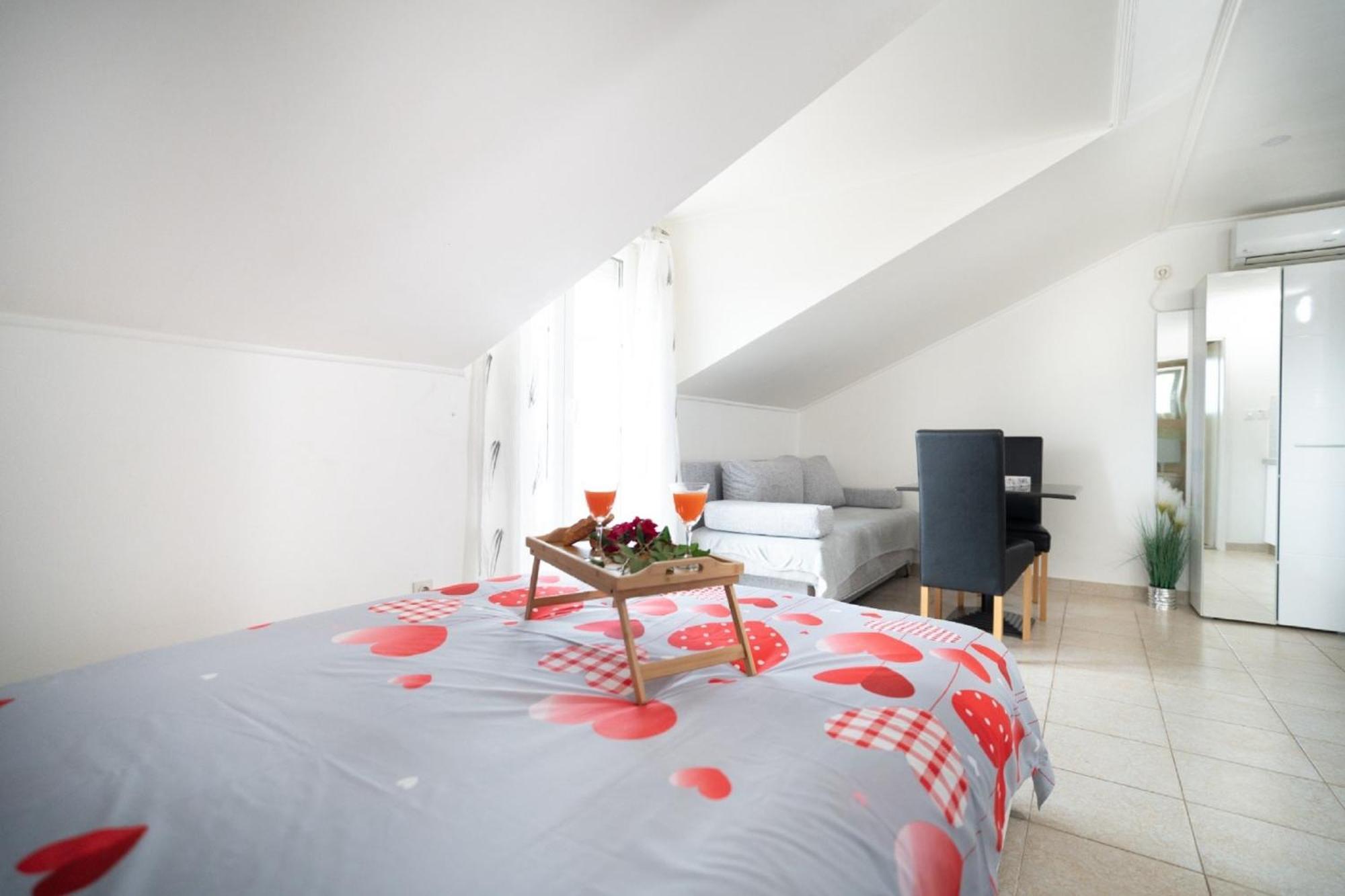 Apartments Milic Gornji Karin Εξωτερικό φωτογραφία